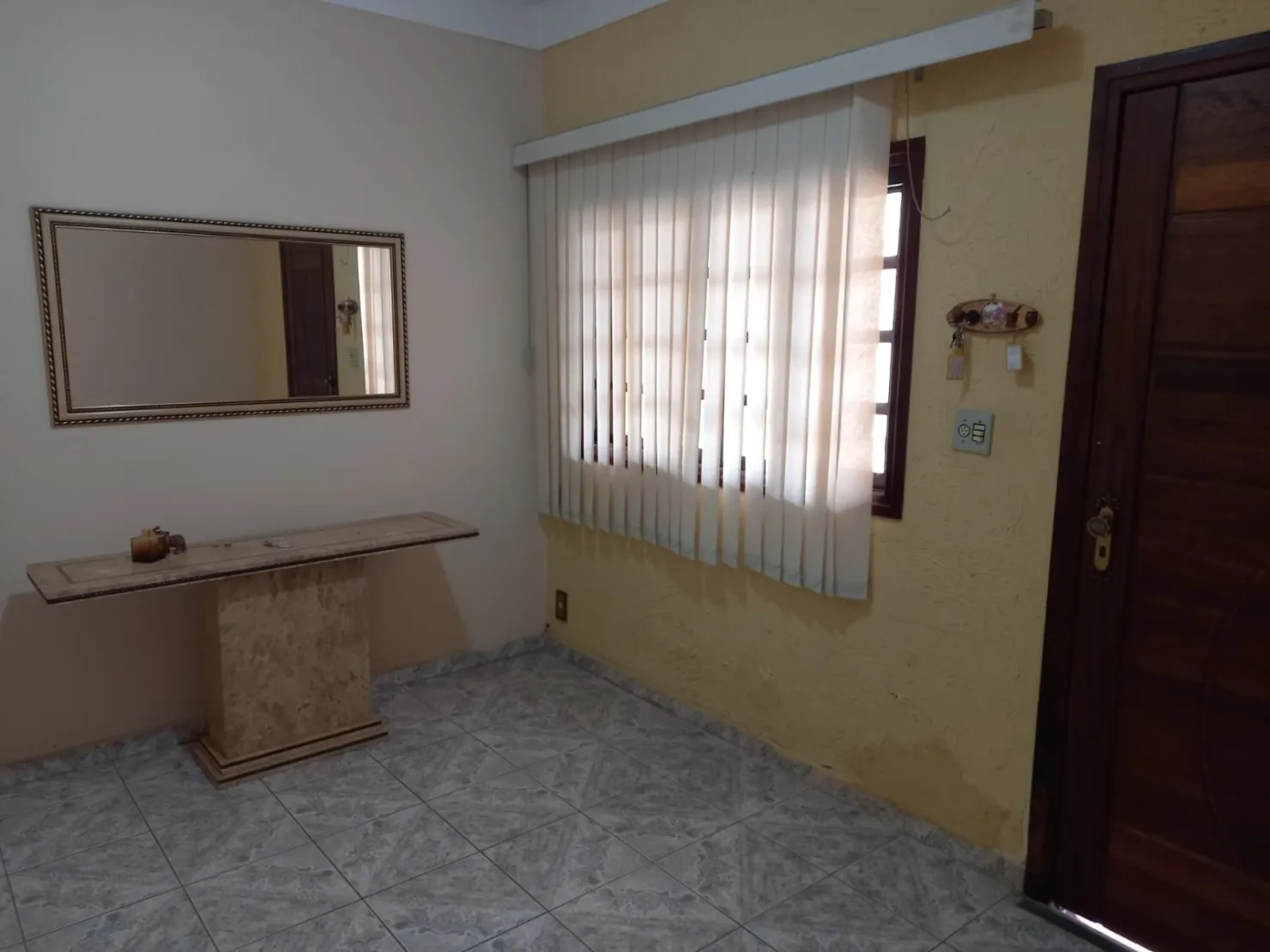 Imagem Casa à venda 4 Quartos, 1 Suite, 2 Vagas, Jardim Russi, Taubaté - SP