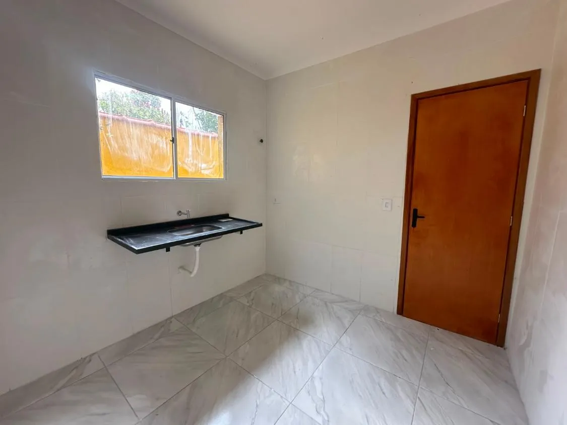 Imagem CASA NOVA SOBREPOSTA A VENDA LADO PISTA NO NOVA ITANHAEM FINANCIAMENTO BANCARIO