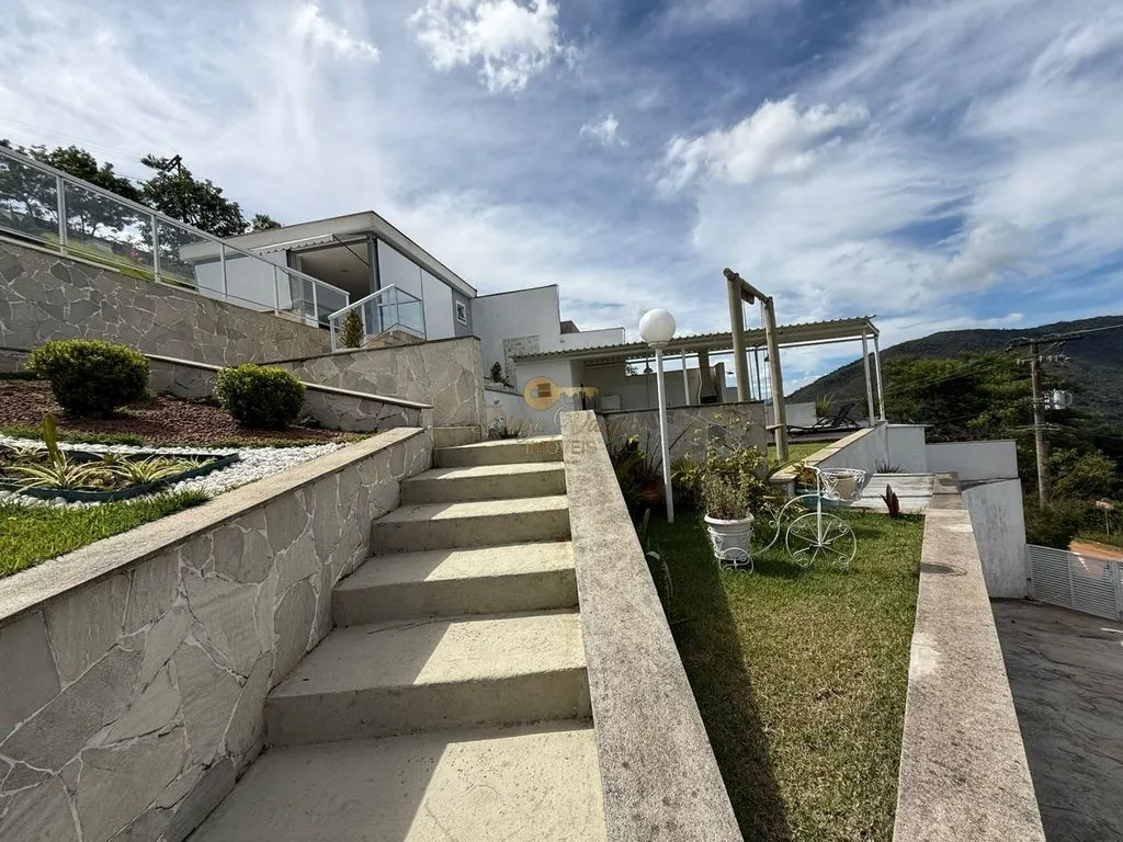 Imagem Casa em Condomínio para Venda em Teresópolis / RJ no bairro Albuquerque