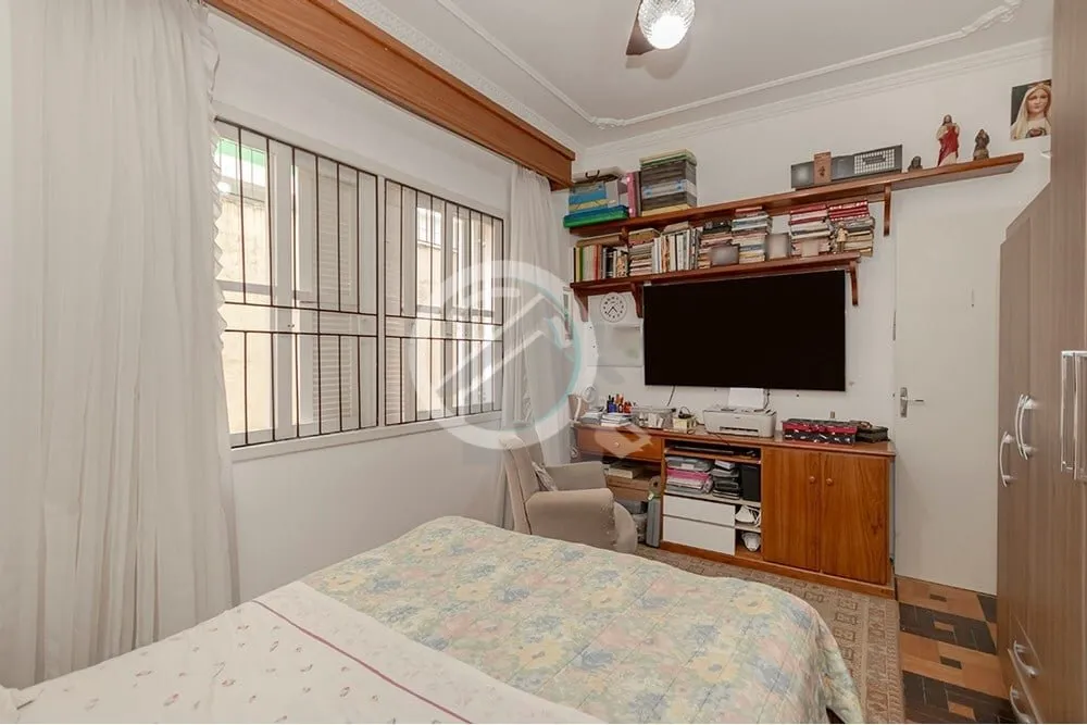 Imagem Excelente apartamento térreo localizado no bairro Menino Deus. Imóvel com 76m² distribuído em 2 ...