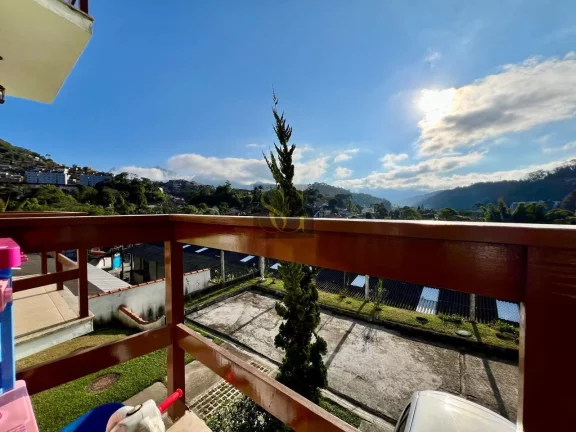 Imagem Casa para Venda em Teresópolis, Bom Retiro, 4 dormitórios, 1 suíte, 3 banheiros, 2 vagas