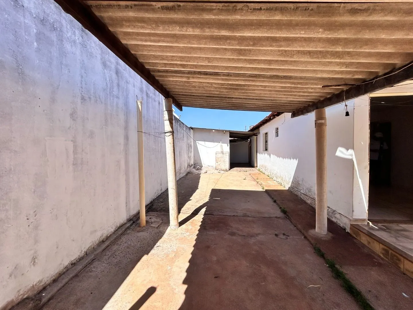 Imagem Casa com 2 dormitórios para alugar, 100 m² por R$ 1.300,00/mês - Boa Vista - Patos de Minas/MG