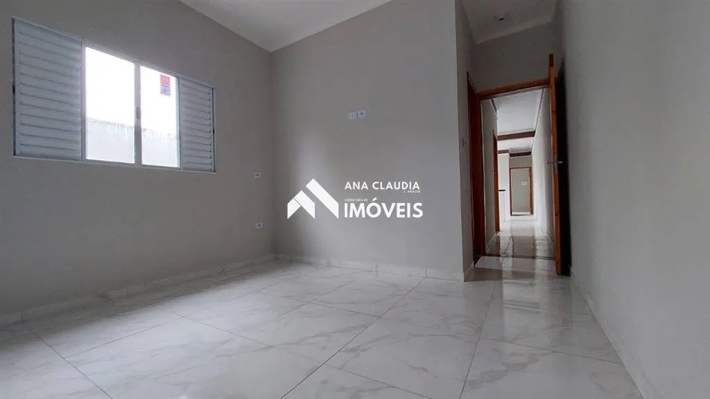 Imagem Casa nova com piscina na praia de Itanhaém, 400 metros da Av. marginal lado serra.