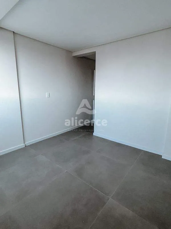 Imagem Apartamento à venda l 2 dormitórios, 1 suíte l 70m² l Ipiranga - São José/SC