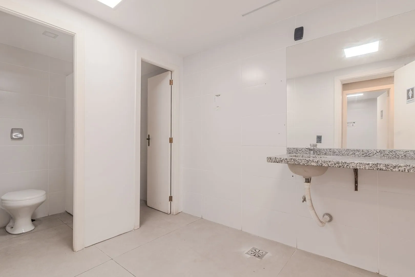 Imagem PRÉDIO COMERCIAL À VENDA | LOCALIZAÇÃO ESTRATÉGICA EM PORTO ALEGRE
