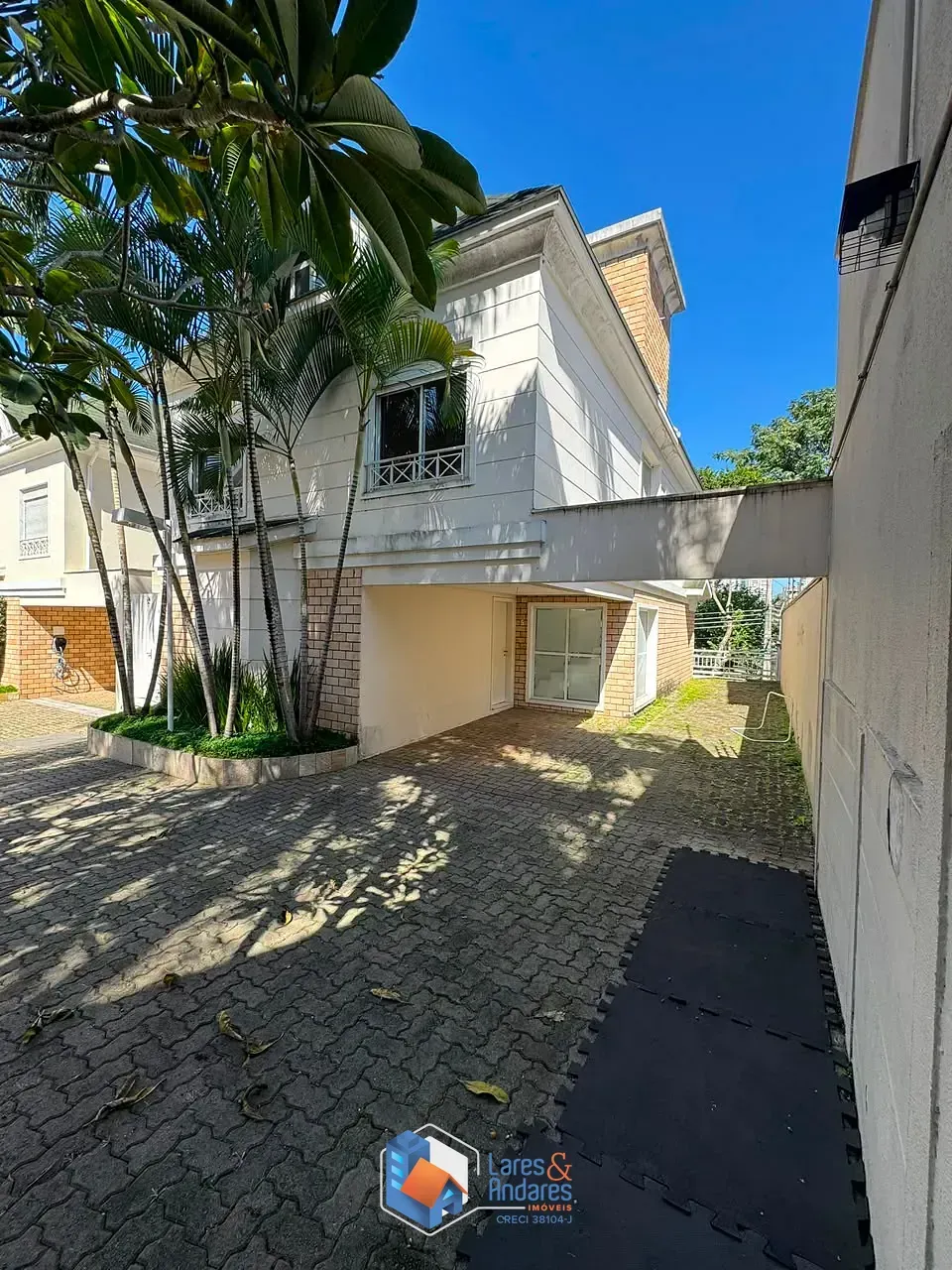 Imagem Casa para venda em Jardim Petrópolis com 3 quartos, sendo 1 suíte, 250m²