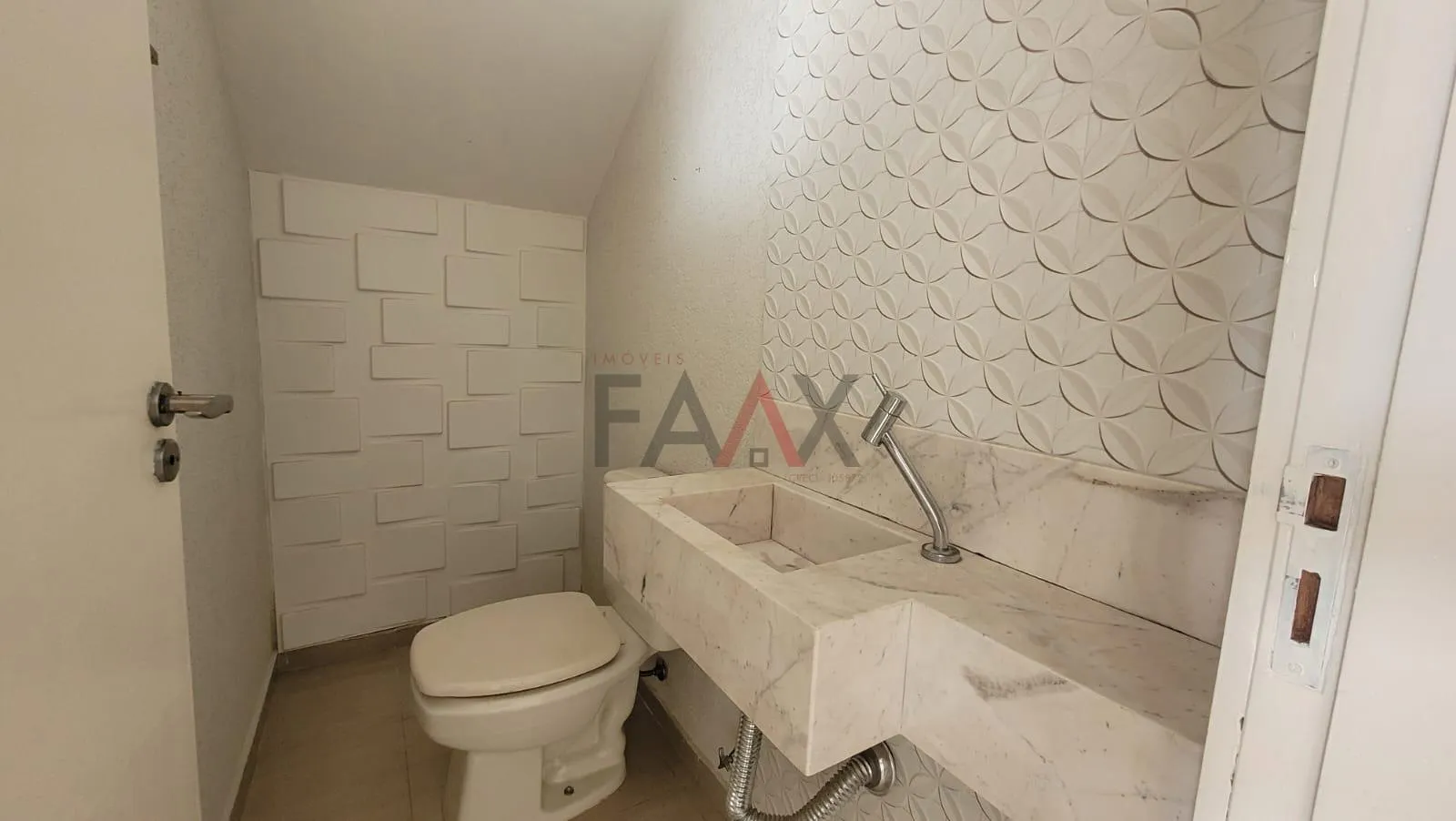 Imagem Sobrado com 3 dormitórios á venda,300.00 m², Alto da XV, GUARAPUAVA - PR