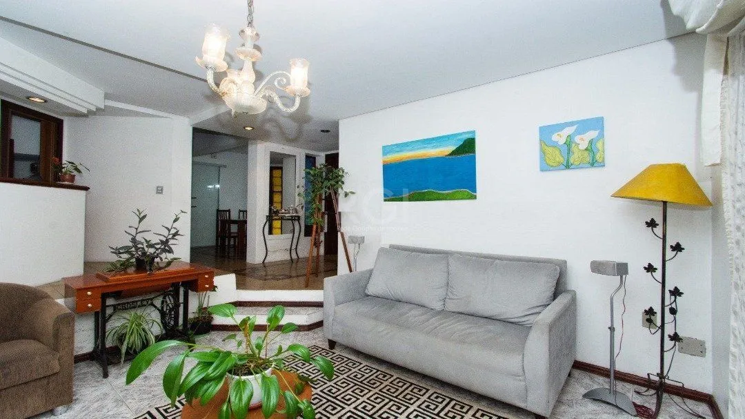 Imagem Casa para Venda - 238m², 3 dormitórios, sendo 1 suites, 3 vagas - Camaquã