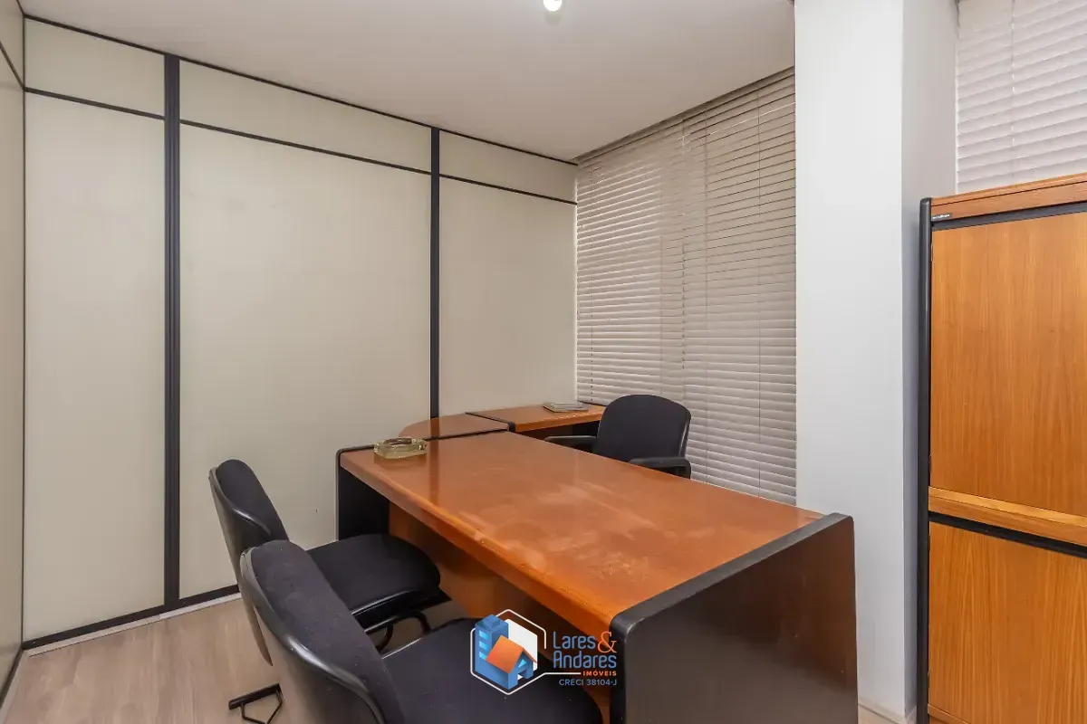 Imagem Conjunto comercial para venda em Cerqueira César, 82m²