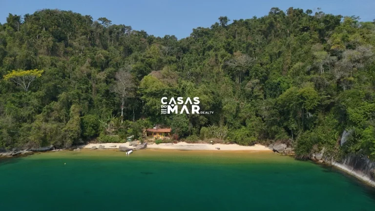 Imagem Terreno de 628,91 hectares com praia paradisíaca em Angra dos Reis-RJ, documentação completa e aceita incorporação.