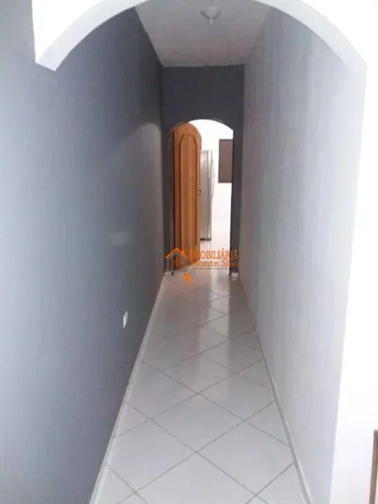 Imagem Casa com 3 dormitórios à venda, 220 m² por R$ 420.000,00 - Jardim Silvestre - Guarulhos/SP