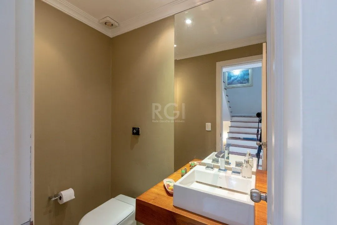 Imagem Casa Condominio para Venda - 322.88m², 3 dormitórios, sendo 1 suites, 4 vagas - Jardim Isabel