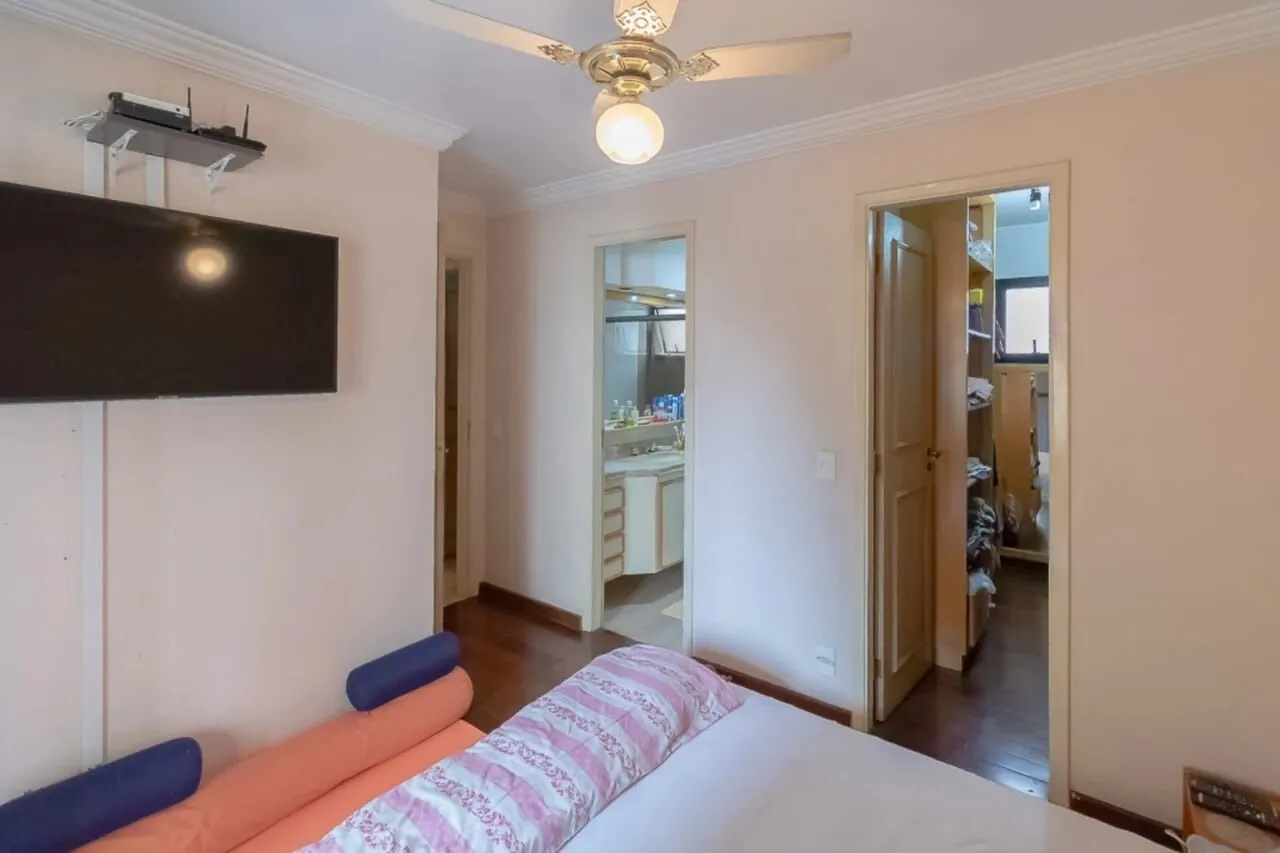 Imagem Apartamento com 4 dormitórios, 99 m² e 2 vagas em localização privilegiada.