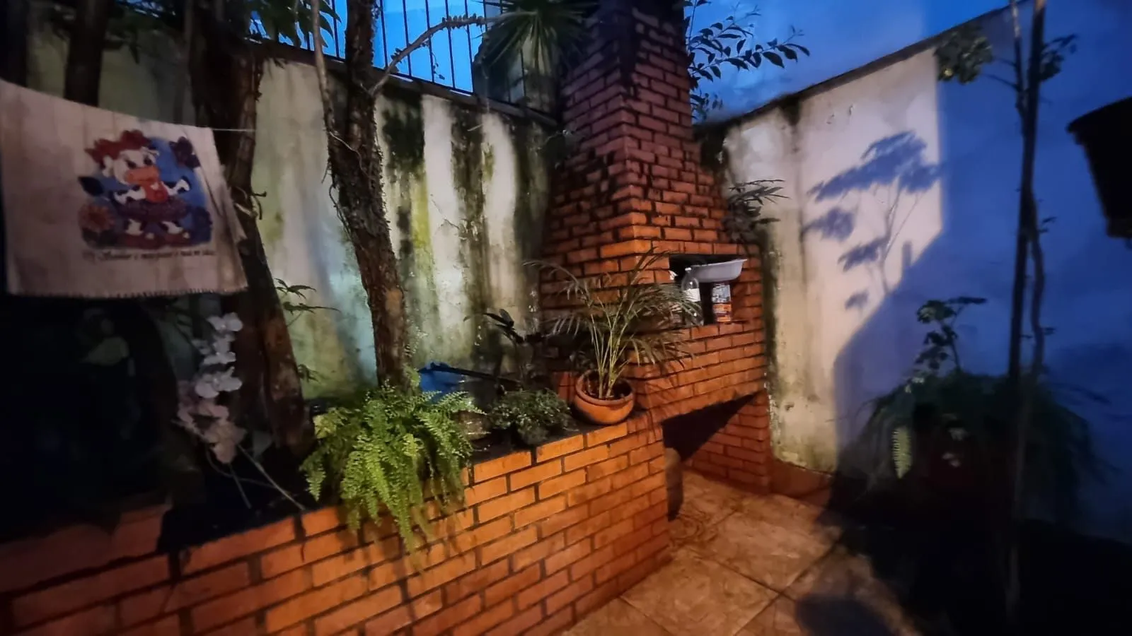 Imagem Casa Sobrado Residencial de 3 dormitórios para venda, 1 vaga de garagem fechada no bairro Cidade Baixa em Porto Alegre/RS.