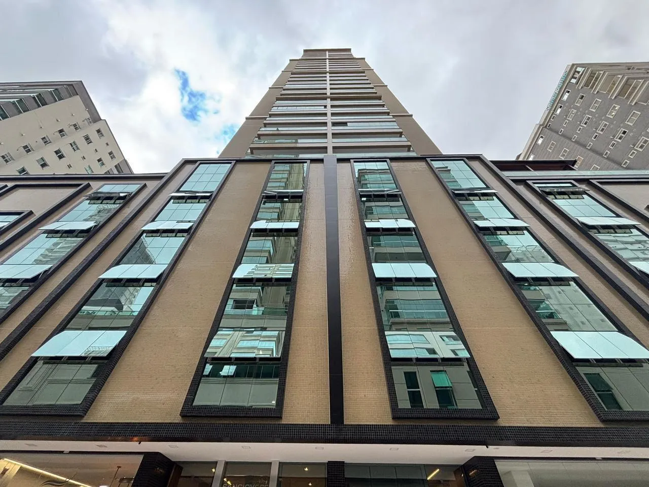 Foto do imóvel Apartamento à venda com 159m2 por R$ 2.099.000,00