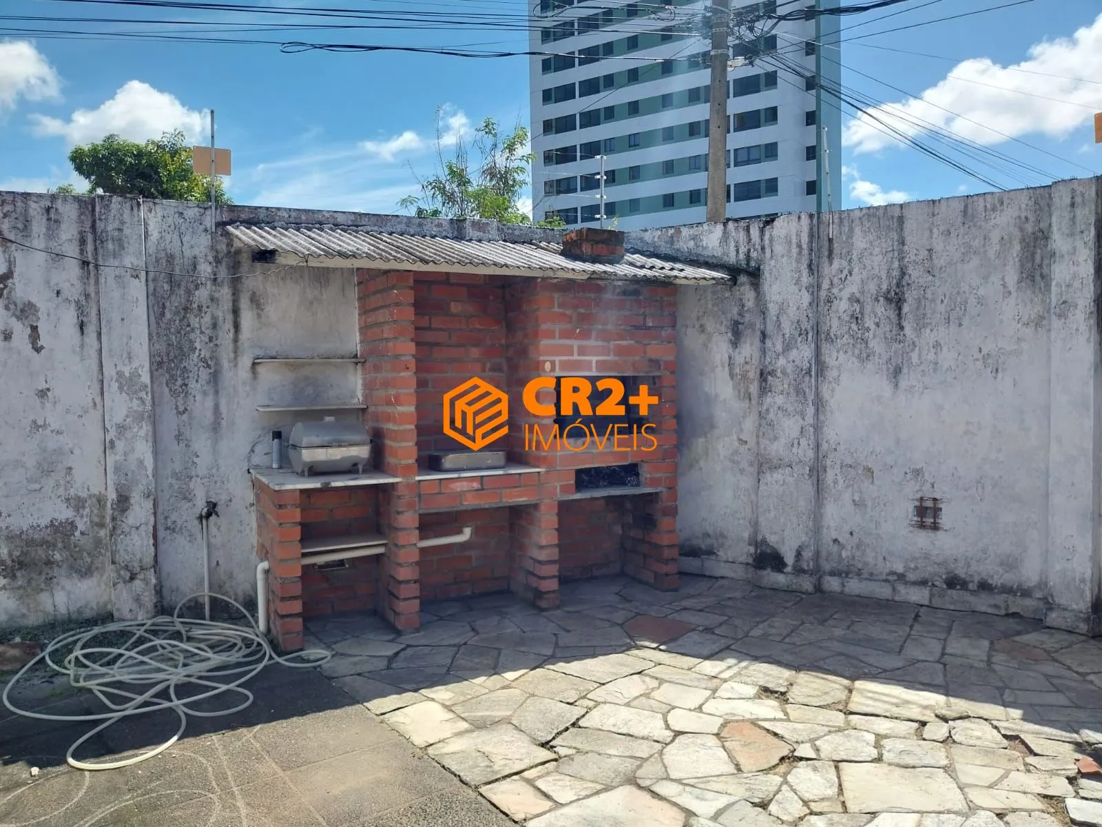 Imagem Casa Duplex - Localizada no Hipódromo - Recife -6 quartos- 2 Suites - 2 Garagens