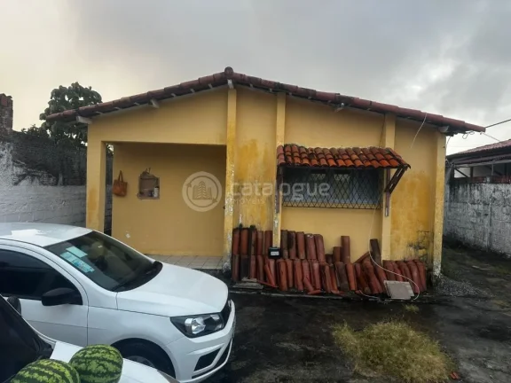Imagem Casa Antiga com Potencial no Conjunto Ponta Negra