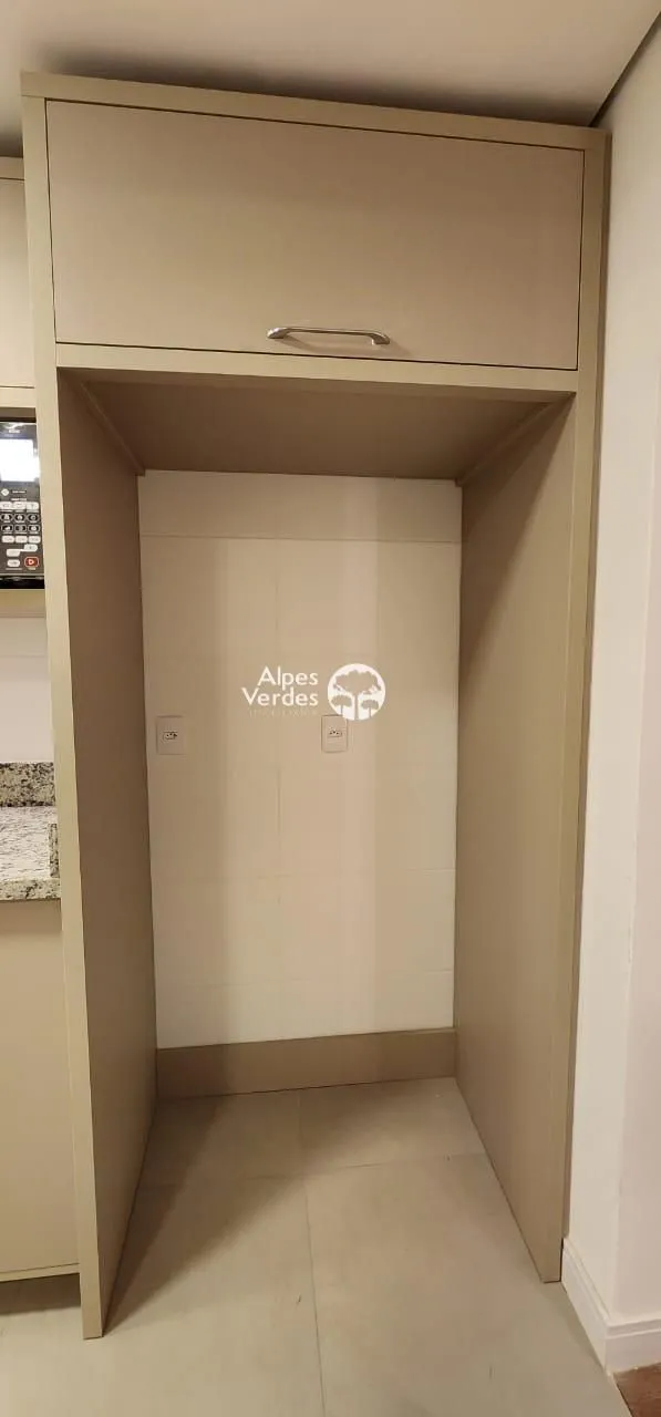Imagem Vende-se apartamento semi-mobiliado em Gramado a 10 minutos da Rua Coberta