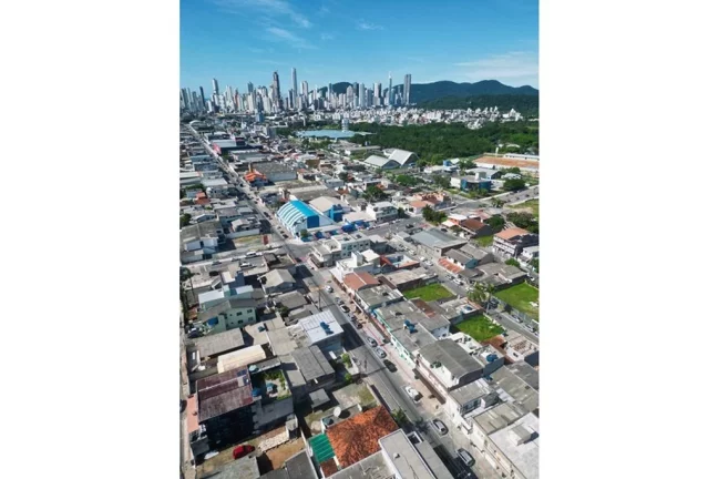 Imagem Edifício Comercial para venda no bairro Municípios em Balneário Camboriú
