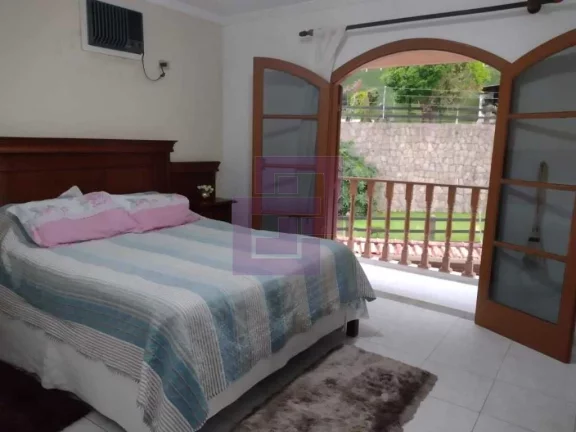 Imagem Casa Pitangueiras com piscina e churrasqueira!!!