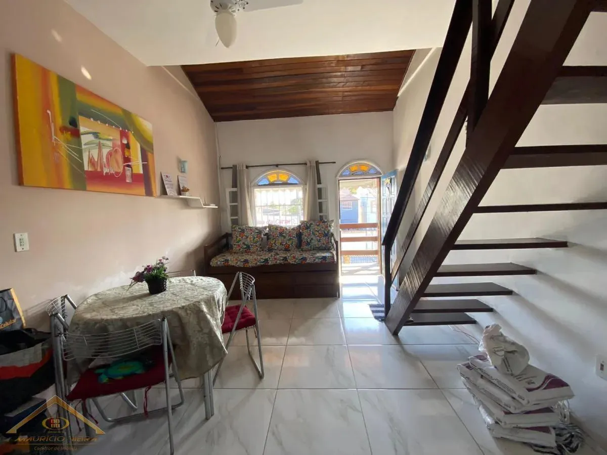 Imagem Casa em Condomínio para Venda em Cabo Frio / RJ no bairro Palmeiras