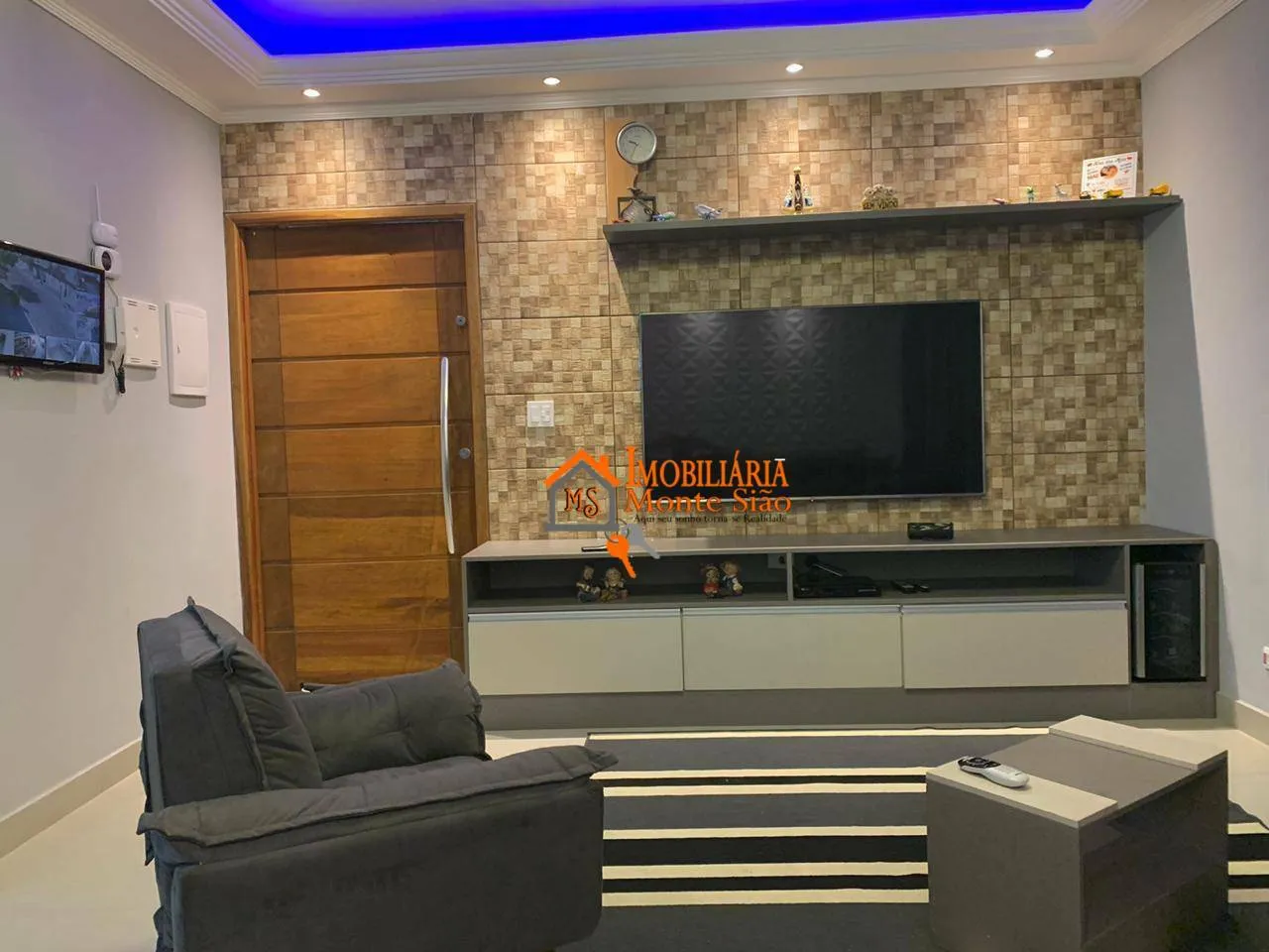 Foto do imóvel Sobrado com 3 dormitórios à venda, 300 m² por R$ 820.000,00 - Jardim Giovana - Guarulhos/SP