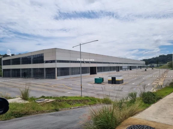 Imagem Galpão Comercial para Locação em Atibaia-SP, Bairro Pinheirinho: 2 Banheiros, 25 Vagas, 8.538,69m² de Área. Venha Conferir!