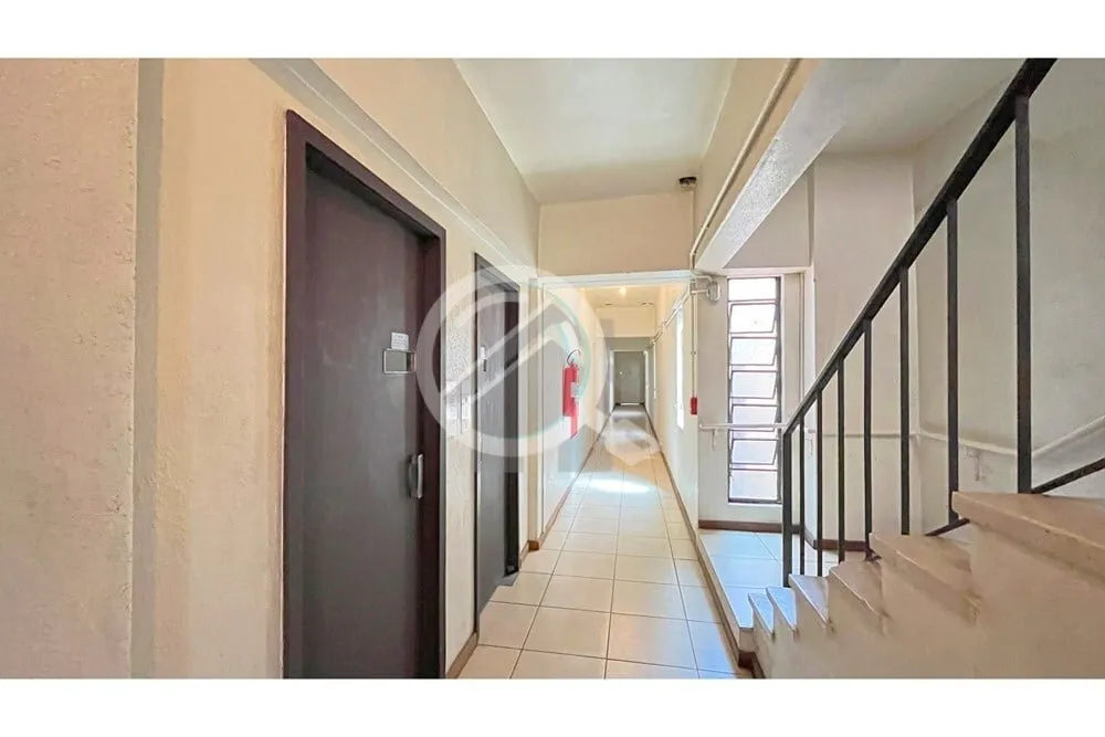 Imagem Excelente apartamento à venda, localizado na Avenida Alberto Bins, junto ao SENAC. Apartamento com ...
