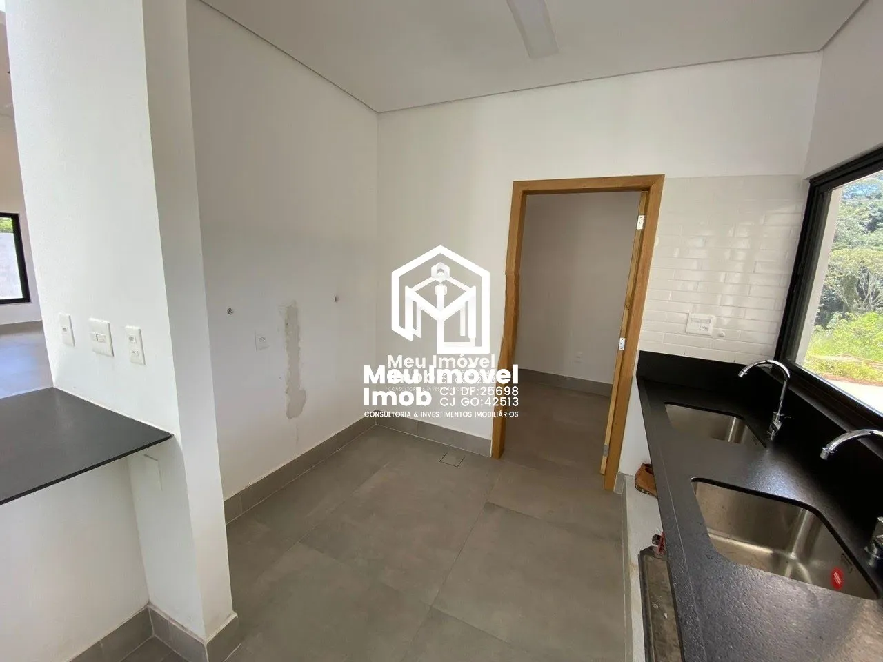 Imagem Casa 4 Quartos 2 Suítes 2 Vagas Lt 800m² Útil 260m²
