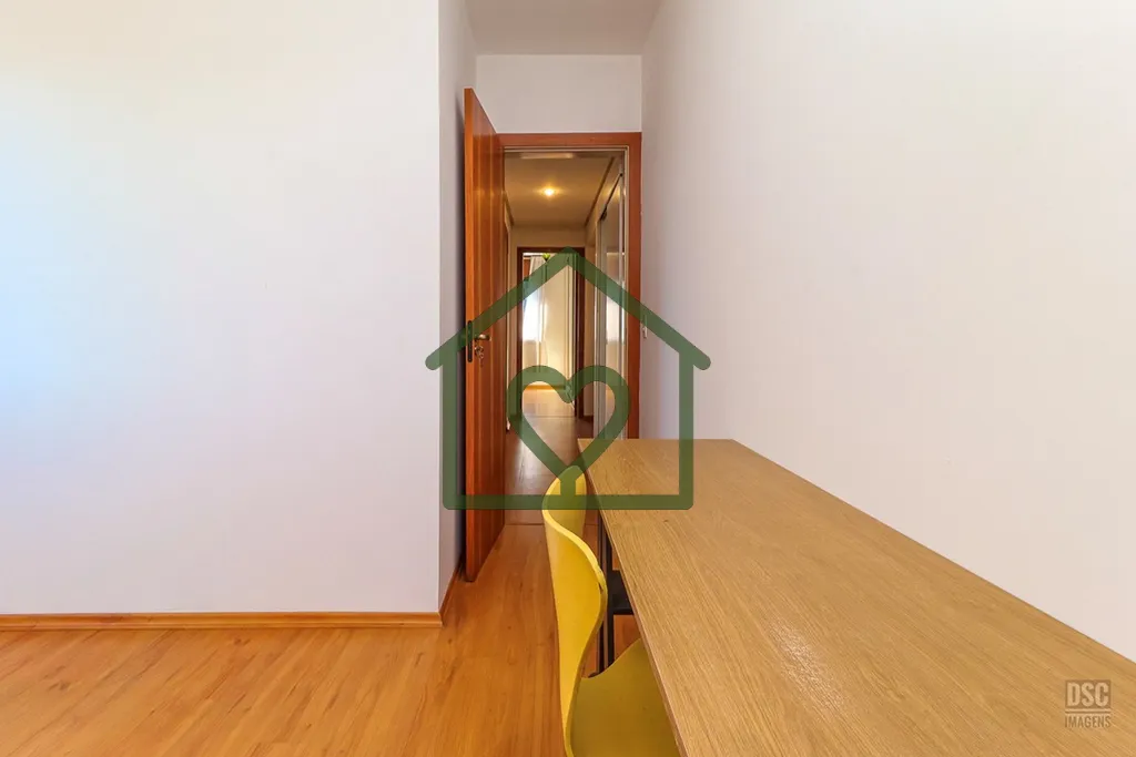 Imagem No bairro Jardim Botânico, na Rua Prof. Cristiano Fischer n° 838, este apartamento com 87,74m² de...