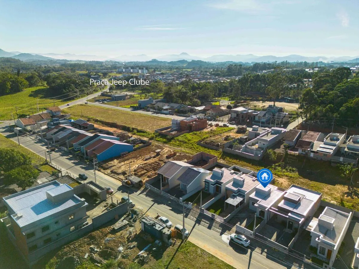 Imagem Casa ao Lado da Praça do Jeep Clube no Bairro Warnow, Indaial