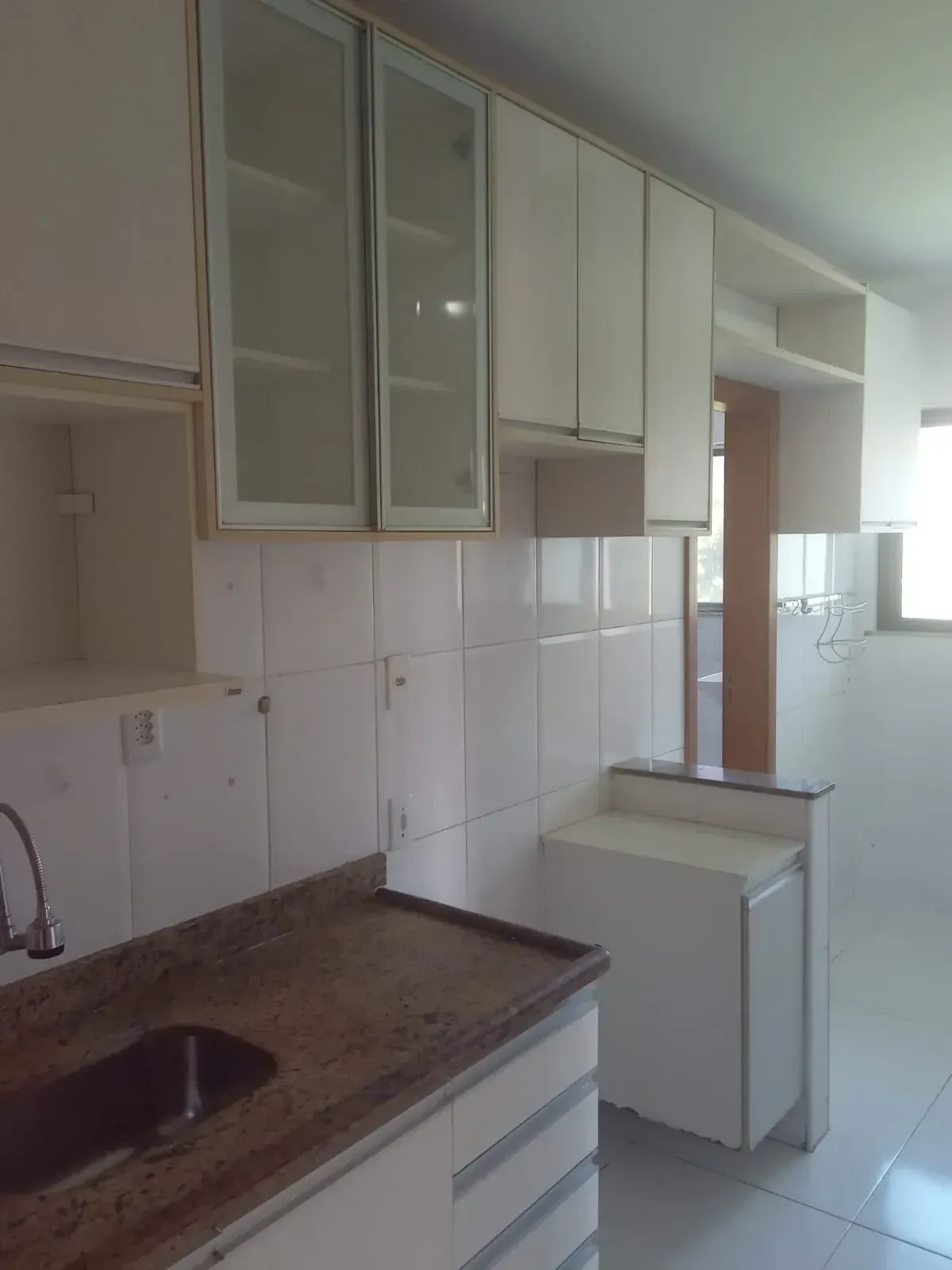 Imagem Apartamento com 3 Quartos para Alugar, 109 m² em Jardim Armação - Salvador