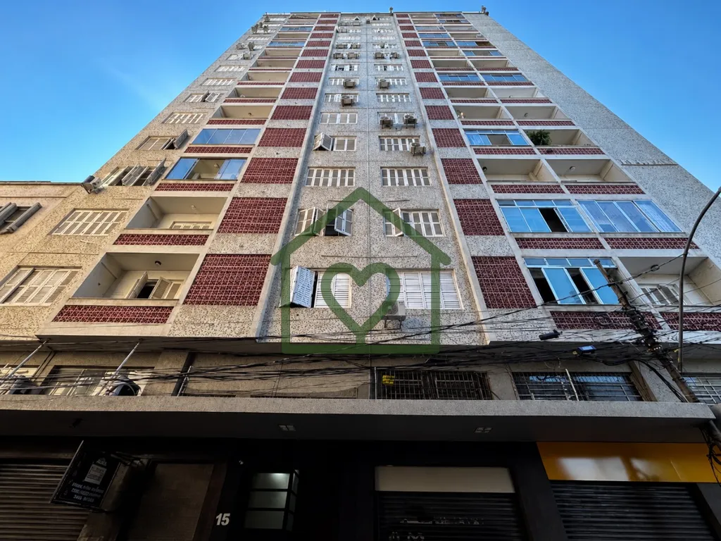 Imagem Apartamento de 1 dormitório, com 34 m², localizado no 3º andar, em prédio com 2 elevadores e por...