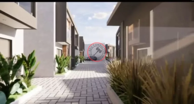Imagem CASAS DENTRO DE CONDOMÍNIO EM FASE DE ACABAMENTO , A 80 METROS DA PRAIA, PAGAMENTO COM UMA ENTRDA E PARCELAS ATÉ OUTUBRO DE 2025