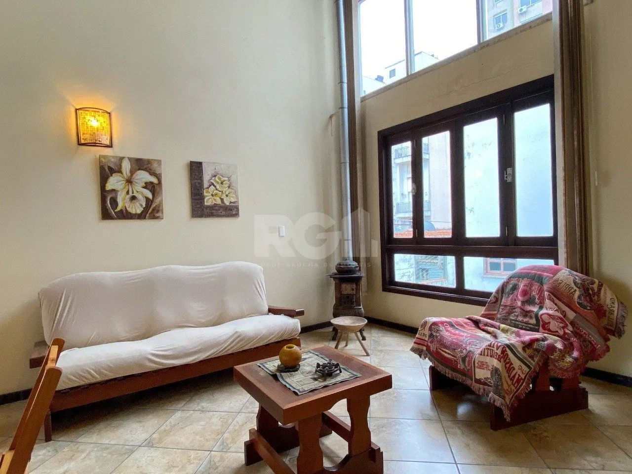 Imagem Casa para Venda - 350m², 2 dormitórios, sendo 2 suites, 2 vagas - Centro Histórico