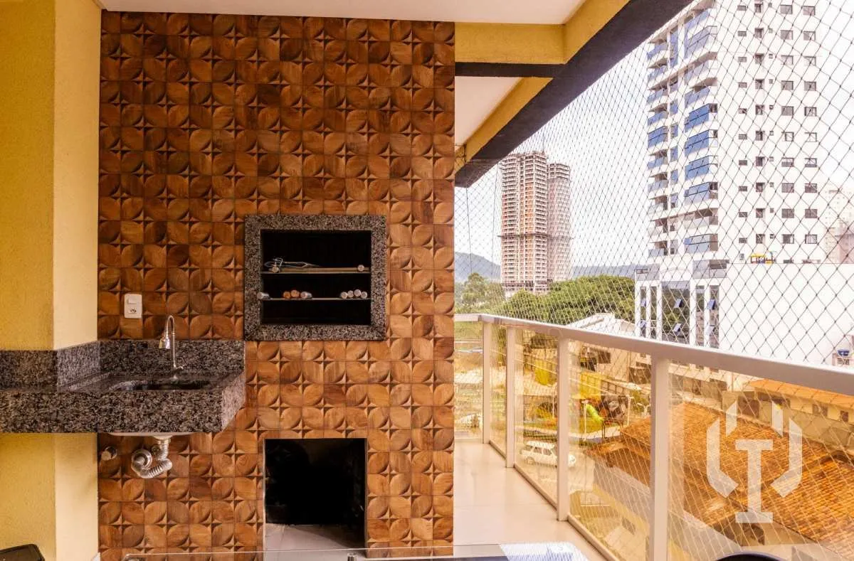 Imagem Apartamento mobiliado de 3 suítes em Meia Praia