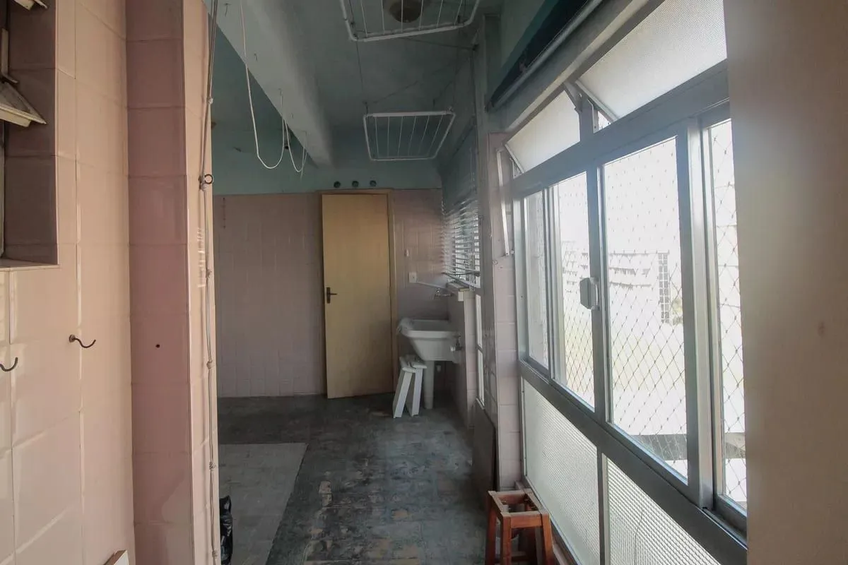 Imagem Vende-se apartamento com 4 quartos (1 suíte), 204 m² e 2 vagas - Rio Branco