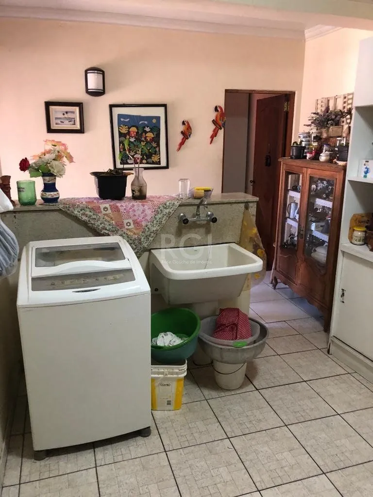 Imagem Casa para Venda - 225.91m², 4 dormitórios, sendo 2 suites, 1 vaga - Nonoai