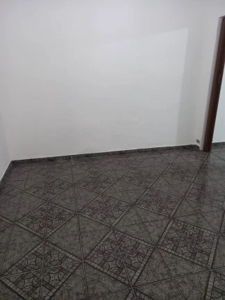 Imagem Sobrado Ótima Localização 125 m2 5 Dormitórios e 2 Vagas de Gargens