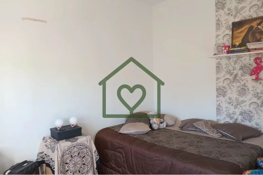 Imagem Descubra o seu novo lar no coração de Porto Alegre, no bairro Camaquã! Este encantador apartament...