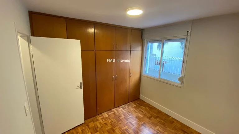 Imagem Apartamento à venda em Moema, São Paulo-SP: 2 quartos, 2 banheiros, 1 vaga de garagem, 80m². Imperdível oportunidade!