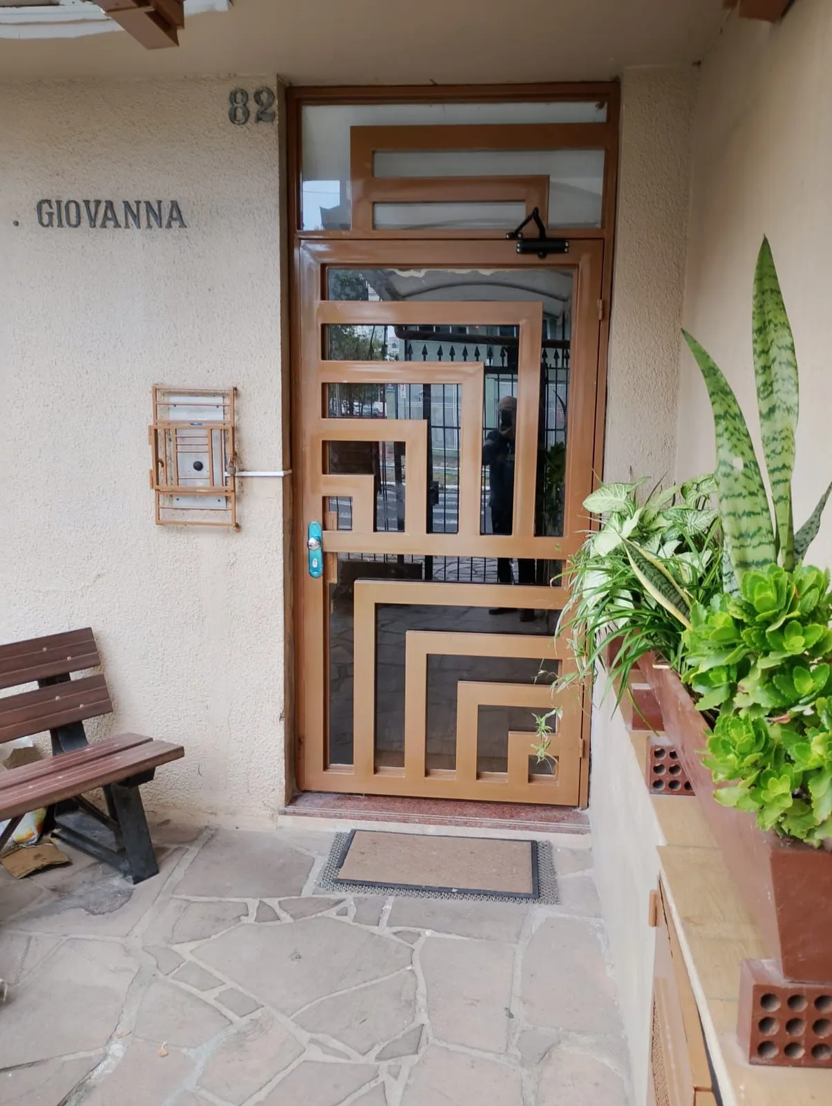 Imagem Apartamento Térreo, 02 dormitórios, 60,59m2 área privativa, quiosque com churrasqueira, Menino Deus