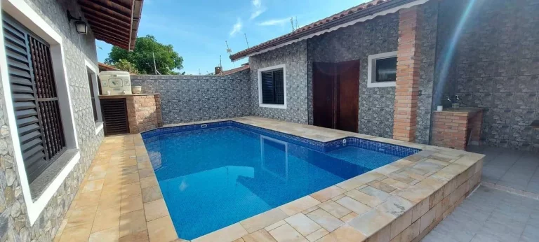 Foto do imóvel CASA COM PISCINA 3 DORM. OTIMO BAIRRO