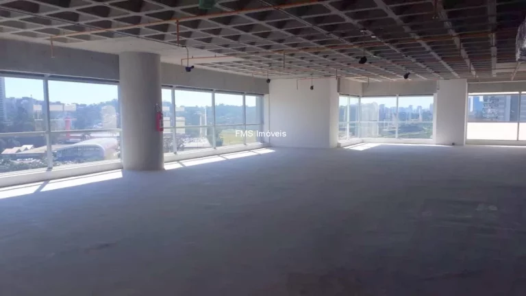 Imagem Conjunto comercial com 1180m² na Chácara Santo Antônio.