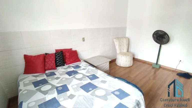 Imagem Casa linda com terreno amplo nos fundos, 03 quartos, ático, Campo Pequeno em Colombo PR