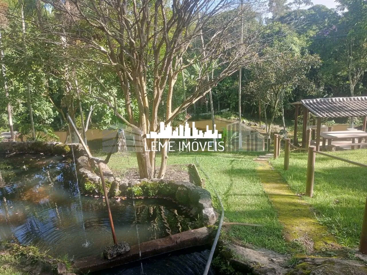 Imagem LINDO SITIO RICO EM ÁGUA MEDINDO 140,00 MIL METROS!!!