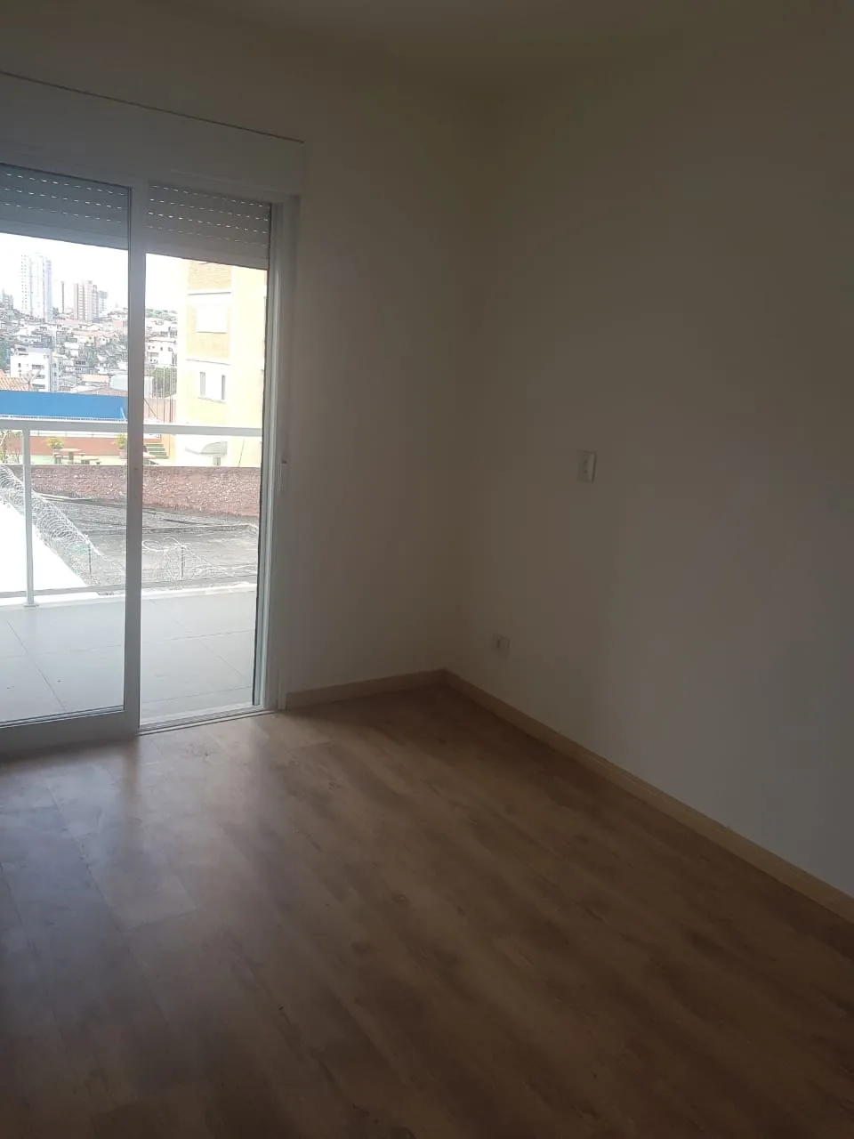Imagem VENDO SOBRADO COM 03 SUÍTES NO BAIRRO VILA ERNA! (CUPECÊ)