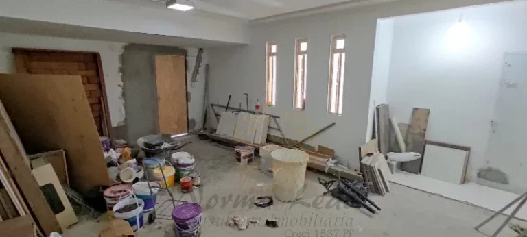 Imagem Casa térrea com piscina na Coroa do Meio, Aracaju/SE. Ideal para Escritórios, Clínicas e afins.