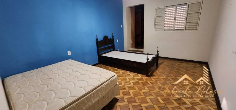 Imagem Linda Casa no centro de Mogi Mirim com 4 dormitórios