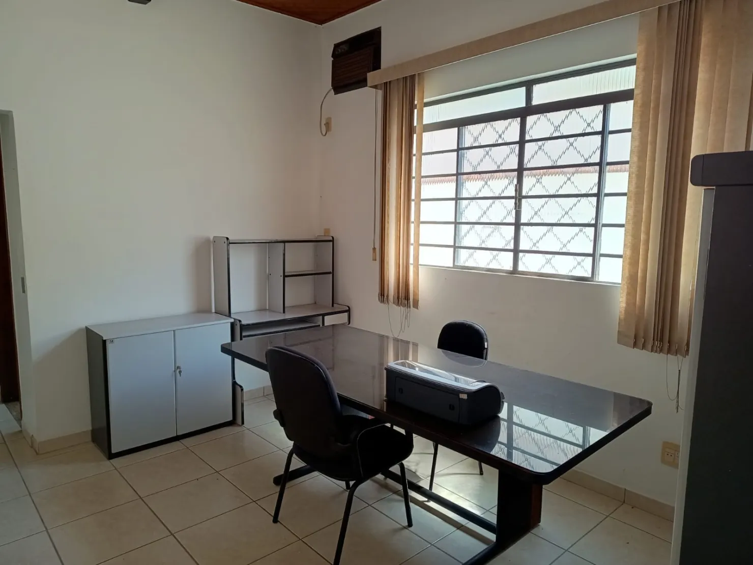 Imagem Comercial para Locação 210M², Centro, Taubaté - SP